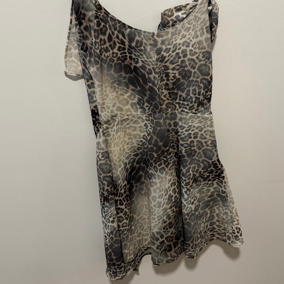 Oh Polly - Draped Neck A-Line Mini Dress in Grey Print - Picture 3 of 4